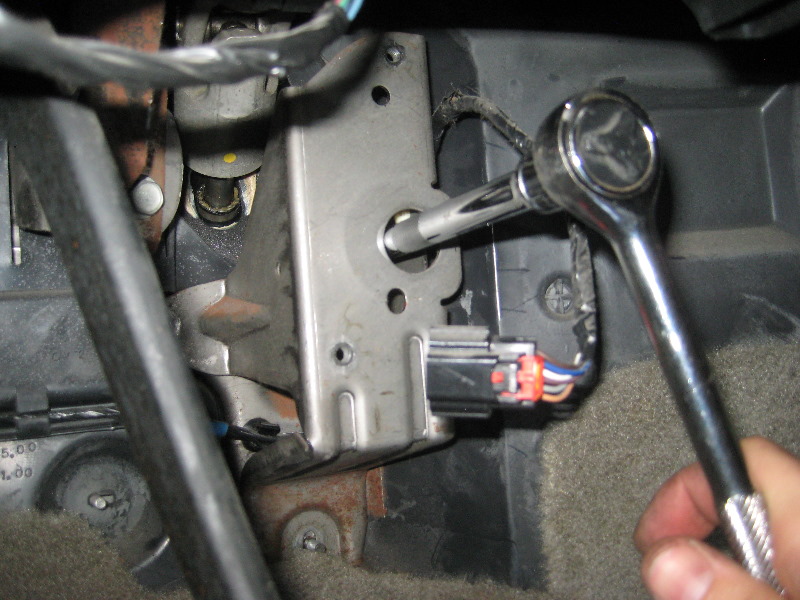 2000-2006-GM-Chevrolet-Tahoe-Intermediate-Steering-Shaft-Replacement-Guide-017