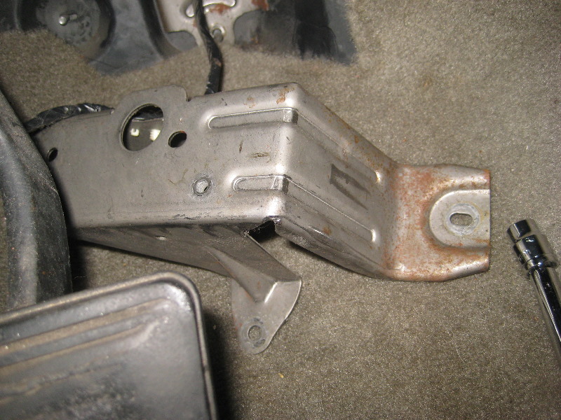 2000-2006-GM-Chevrolet-Tahoe-Intermediate-Steering-Shaft-Replacement-Guide-019