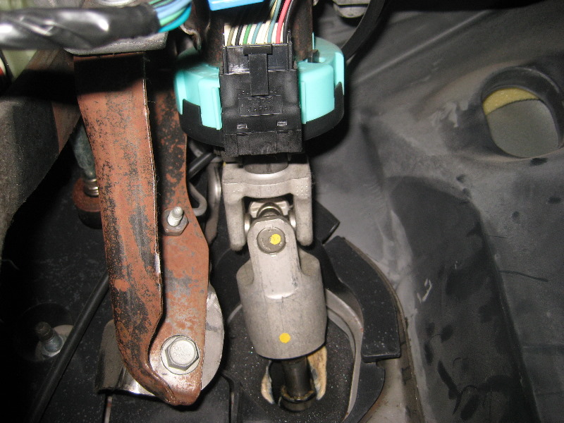 2000-2006-GM-Chevrolet-Tahoe-Intermediate-Steering-Shaft-Replacement-Guide-020