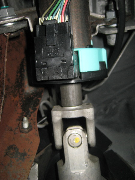 2000-2006-GM-Chevrolet-Tahoe-Intermediate-Steering-Shaft-Replacement-Guide-033