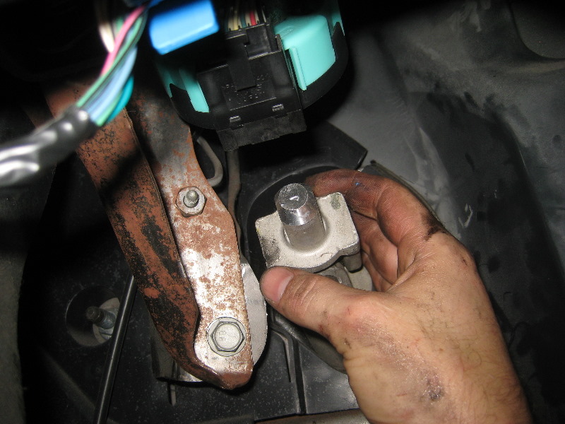 2000-2006-GM-Chevrolet-Tahoe-Intermediate-Steering-Shaft-Replacement-Guide-039