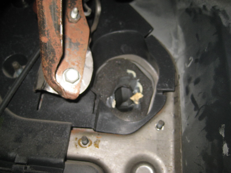 2000-2006-GM-Chevrolet-Tahoe-Intermediate-Steering-Shaft-Replacement-Guide-041