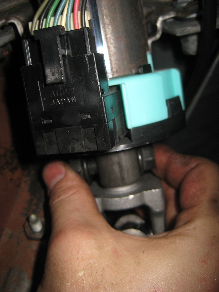 2000-2006-GM-Chevrolet-Tahoe-Intermediate-Steering-Shaft-Replacement-Guide-047