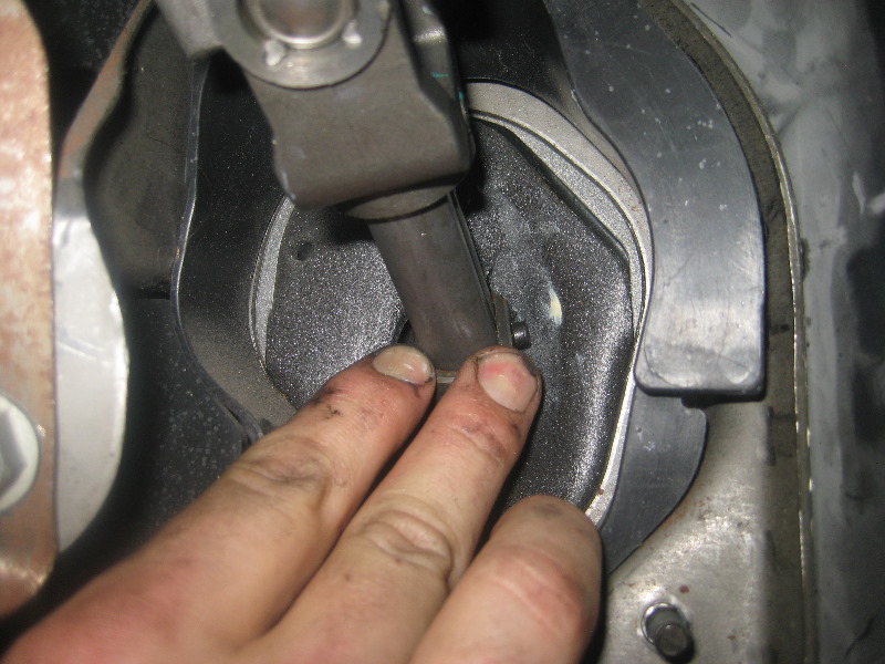 2000-2006-GM-Chevrolet-Tahoe-Intermediate-Steering-Shaft-Replacement-Guide-051