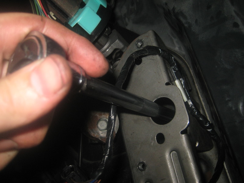 2000-2006-GM-Chevrolet-Tahoe-Intermediate-Steering-Shaft-Replacement-Guide-063