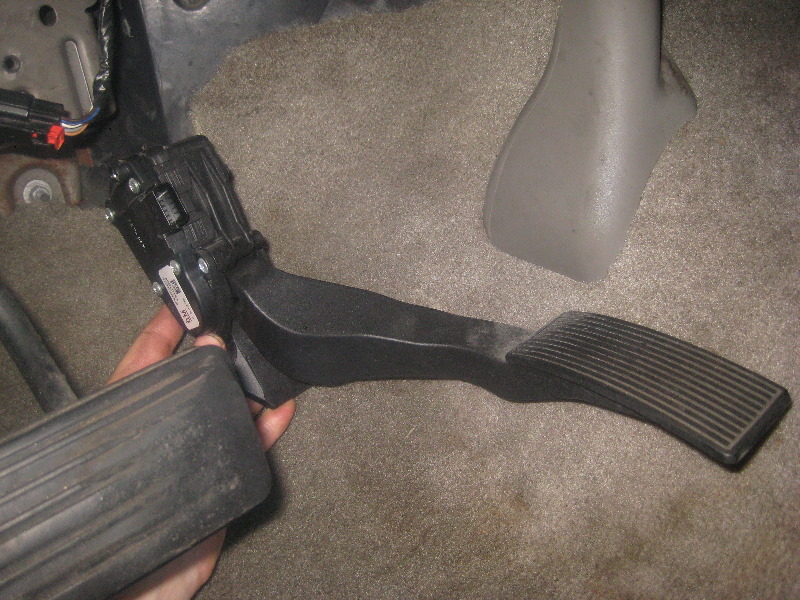 2000-2006-GM-Chevrolet-Tahoe-Intermediate-Steering-Shaft-Replacement-Guide-064