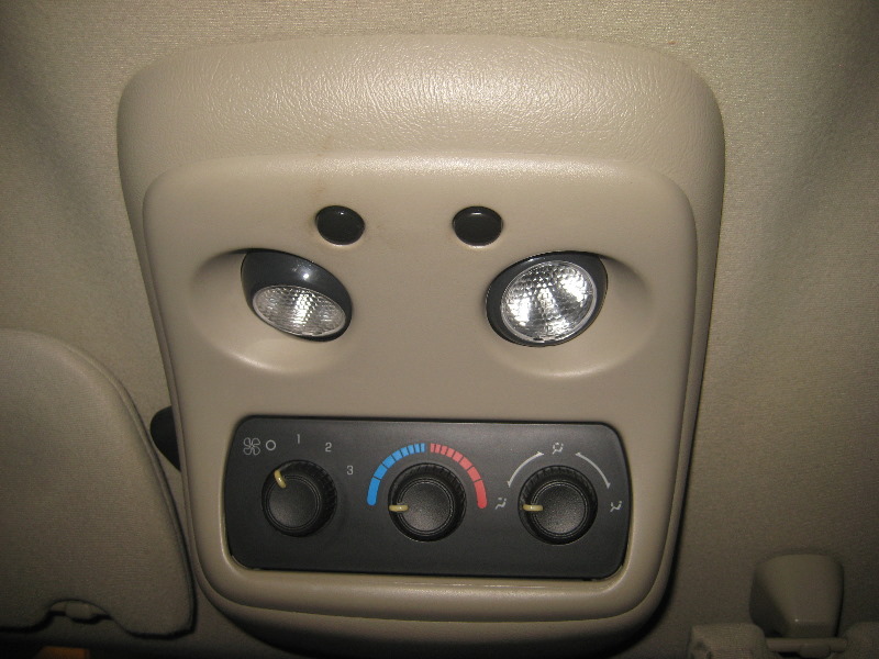 2000-2006-GM-Chevrolet-Tahoe-Map-Light-Bulbs-Replacement-Guide-001