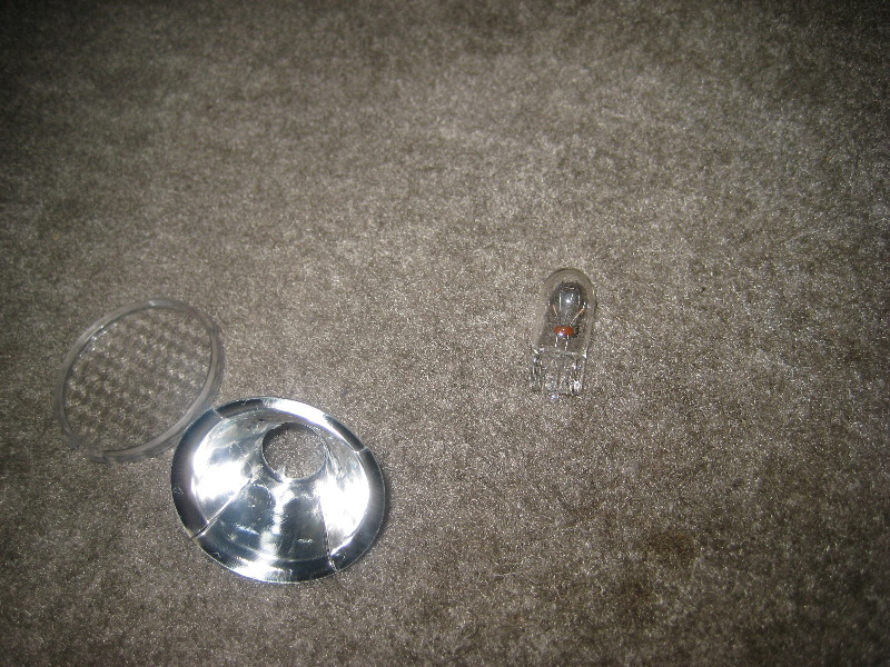 2000-2006-GM-Chevrolet-Tahoe-Map-Light-Bulbs-Replacement-Guide-008