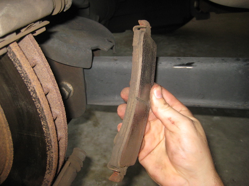 2000-2006-GM-Chevrolet-Tahoe-Rear-Disc-Brake-Pads-Rotors-Replacement-Guide-021