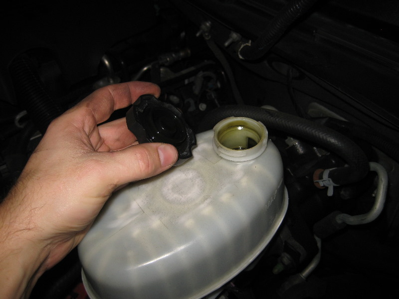 2000-2006-GM-Chevrolet-Tahoe-Rear-Disc-Brake-Pads-Rotors-Replacement-Guide-023