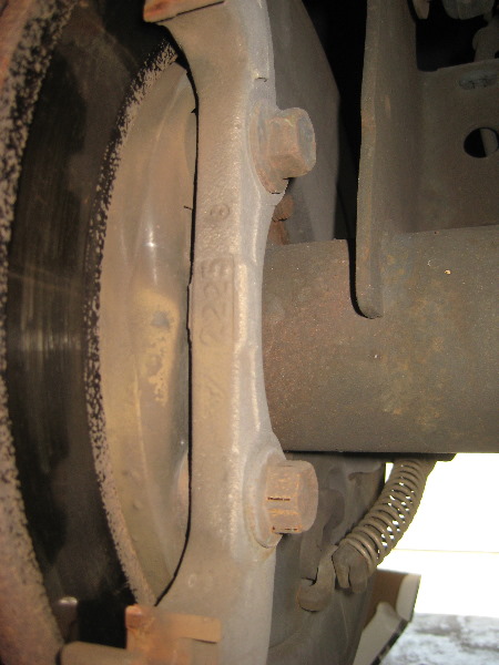 2000-2006-GM-Chevrolet-Tahoe-Rear-Disc-Brake-Pads-Rotors-Replacement-Guide-029