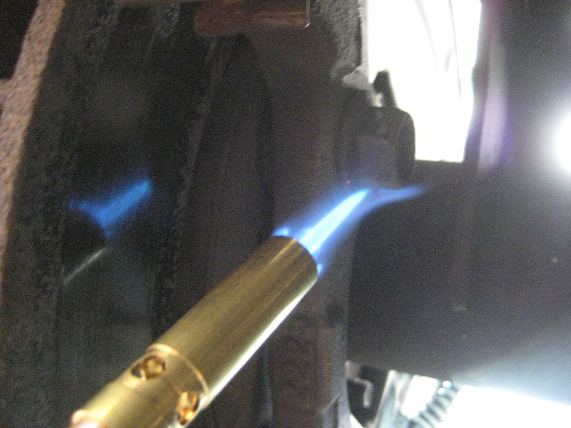 2000-2006-GM-Chevrolet-Tahoe-Rear-Disc-Brake-Pads-Rotors-Replacement-Guide-033