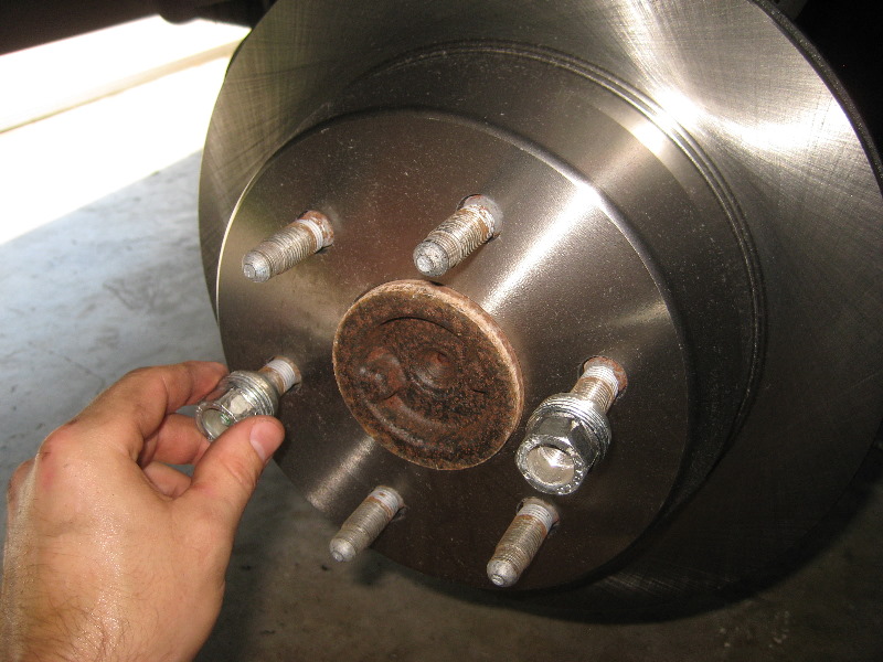 2000-2006-GM-Chevrolet-Tahoe-Rear-Disc-Brake-Pads-Rotors-Replacement-Guide-048