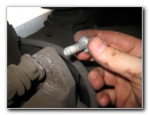 2000-2006-GM-Chevrolet-Tahoe-Rear-Disc-Brake-Pads-Rotors-Replacement-Guide-015