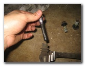 2000-2006-GM-Chevrolet-Tahoe-Rear-Disc-Brake-Pads-Rotors-Replacement-Guide-044