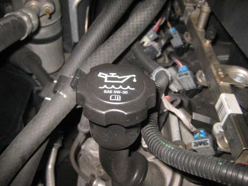 2000-2006-GM-Chevrolet-Tahoe-Engine-Oil-Change-Filter-Replacement-Guide-002