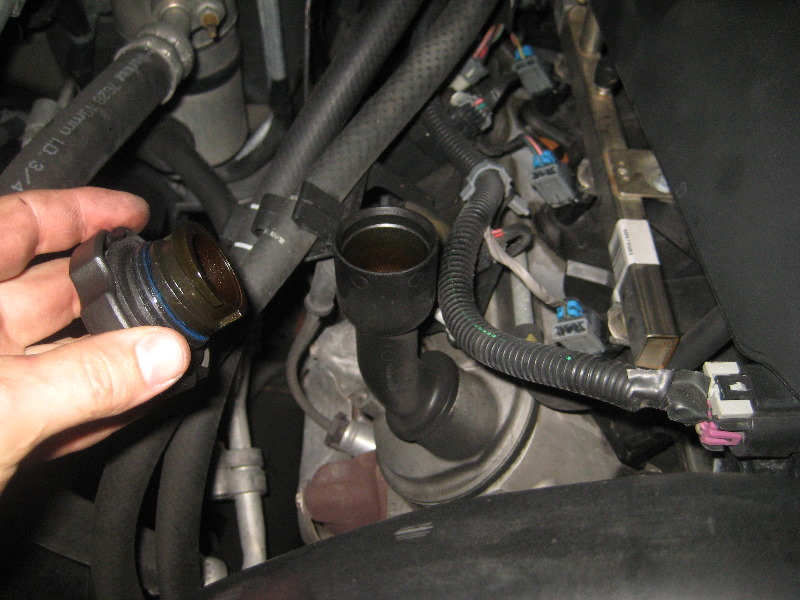 2000-2006-GM-Chevrolet-Tahoe-Engine-Oil-Change-Filter-Replacement-Guide-003