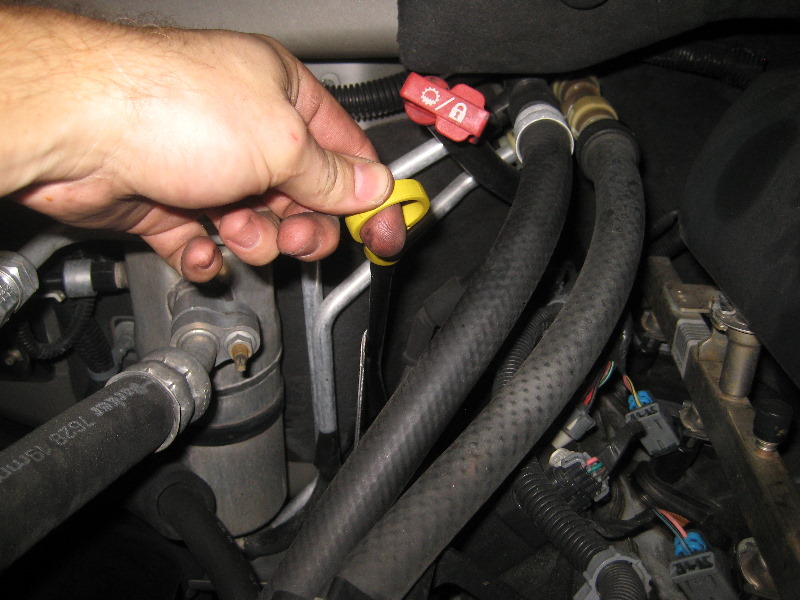 2000-2006-GM-Chevrolet-Tahoe-Engine-Oil-Change-Filter-Replacement-Guide-004