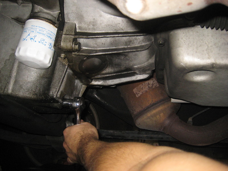 2000-2006-GM-Chevrolet-Tahoe-Engine-Oil-Change-Filter-Replacement-Guide-007