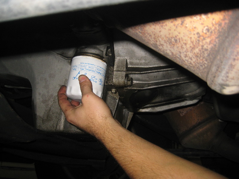 2000-2006-GM-Chevrolet-Tahoe-Engine-Oil-Change-Filter-Replacement-Guide-010