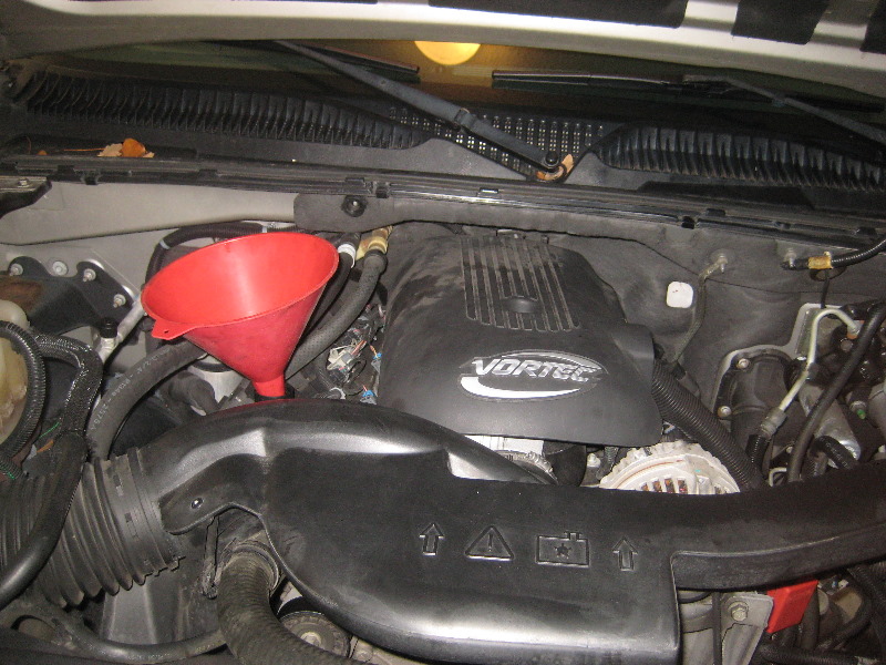 2000-2006-GM-Chevrolet-Tahoe-Engine-Oil-Change-Filter-Replacement-Guide-014