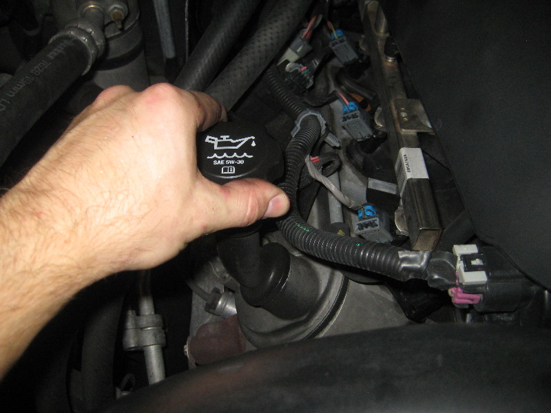 2000-2006-GM-Chevrolet-Tahoe-Engine-Oil-Change-Filter-Replacement-Guide-016