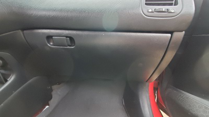 2001-2005-Honda-Civic-Cabin-Air-Filter-Replacement-Guide-001