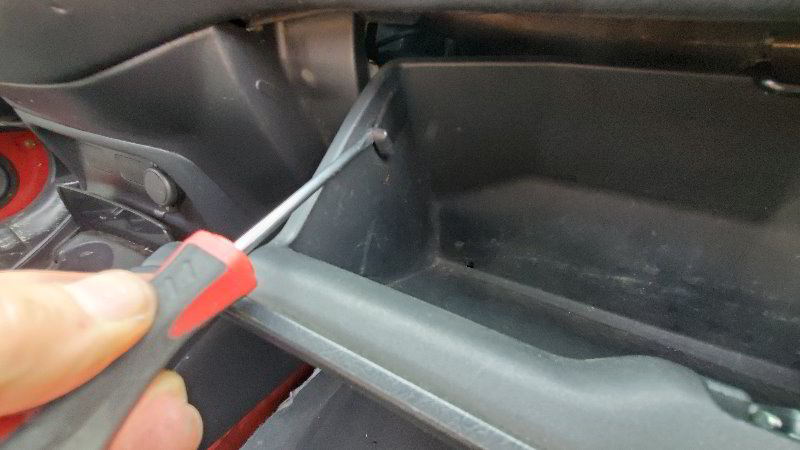 2001-2005-Honda-Civic-Cabin-Air-Filter-Replacement-Guide-003