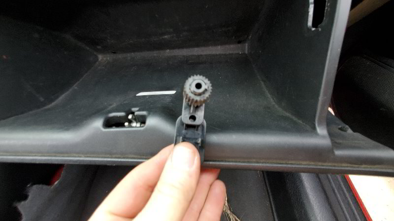 2001-2005-Honda-Civic-Cabin-Air-Filter-Replacement-Guide-006