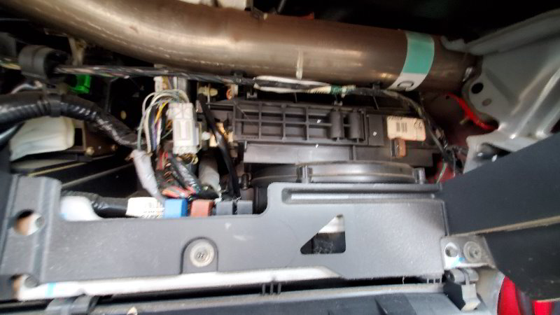 2001-2005-Honda-Civic-Cabin-Air-Filter-Replacement-Guide-009