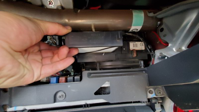 2001-2005-Honda-Civic-Cabin-Air-Filter-Replacement-Guide-013