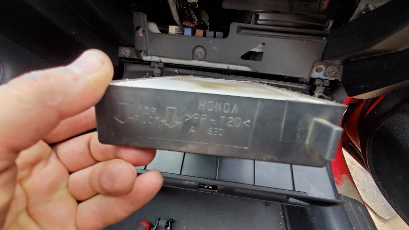 2001-2005-Honda-Civic-Cabin-Air-Filter-Replacement-Guide-014