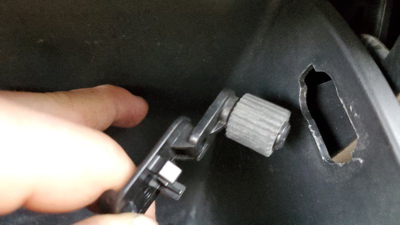 2001-2005-Honda-Civic-Cabin-Air-Filter-Replacement-Guide-024