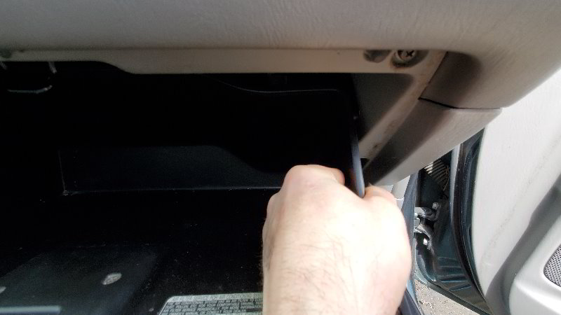 2002-2006-Toyota-Camry-Cabin-Air-Filter-Replacement-Guide-004