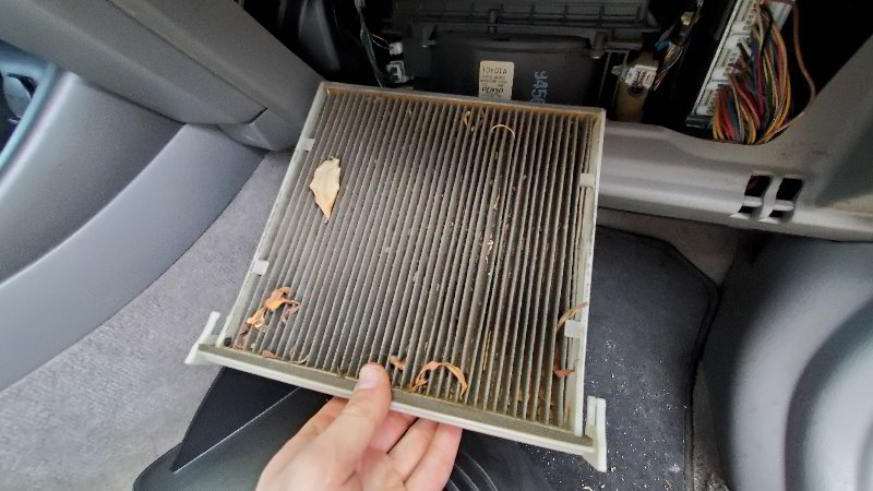 2002-2006-Toyota-Camry-Cabin-Air-Filter-Replacement-Guide-010