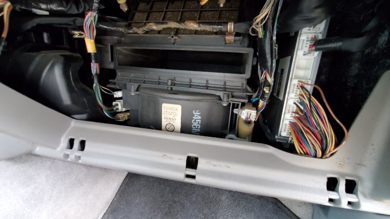 2002-2006-Toyota-Camry-Cabin-Air-Filter-Replacement-Guide-012