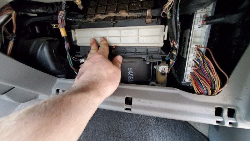 2002-2006-Toyota-Camry-Cabin-Air-Filter-Replacement-Guide-013