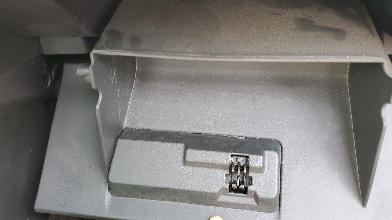 2003-2007-Saturn-Ion-Cabin-Air-Filter-Replacement-Guide-005