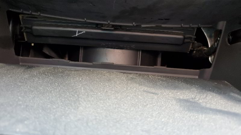 2003-2007-Saturn-Ion-Cabin-Air-Filter-Replacement-Guide-009