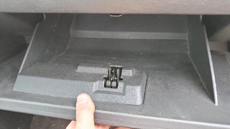 2003-2007-Saturn-Ion-Cabin-Air-Filter-Replacement-Guide-023