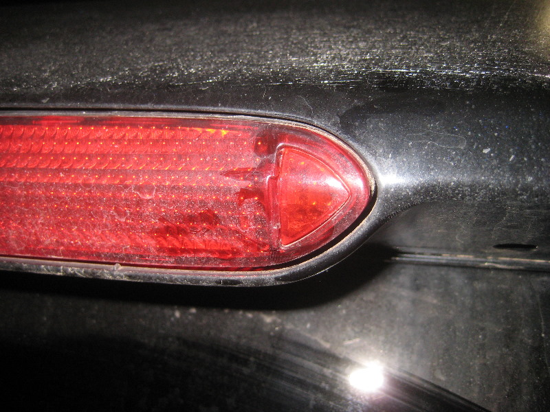 2003-2008-Honda-Pilot-Third-Brake-Light-Bulb-Replacement-Guide-002