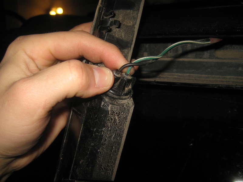 2003-2008-Honda-Pilot-Third-Brake-Light-Bulb-Replacement-Guide-015