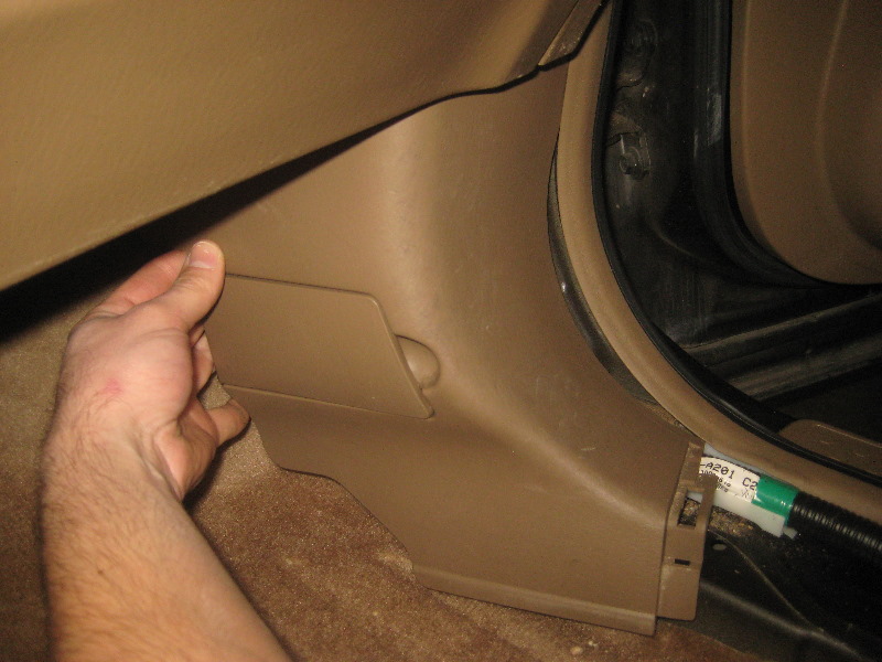 2003-2008-Honda-Pilot-Cabin-Air-Filter-Replacement-Guide-016