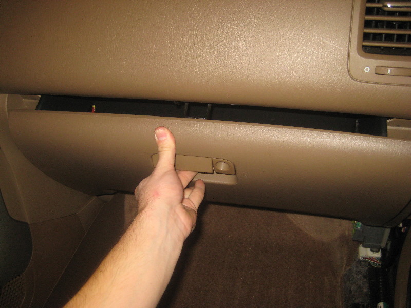 2003-2008-Honda-Pilot-Cabin-Air-Filter-Replacement-Guide-026