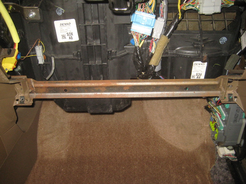 2003-2008-Honda-Pilot-Cabin-Air-Filter-Replacement-Guide-028