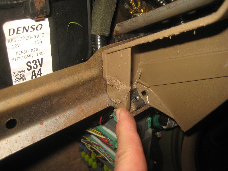 2003-2008-Honda-Pilot-Cabin-Air-Filter-Replacement-Guide-030