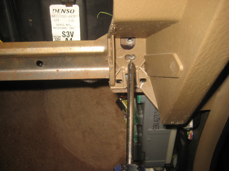 2003-2008-Honda-Pilot-Cabin-Air-Filter-Replacement-Guide-031