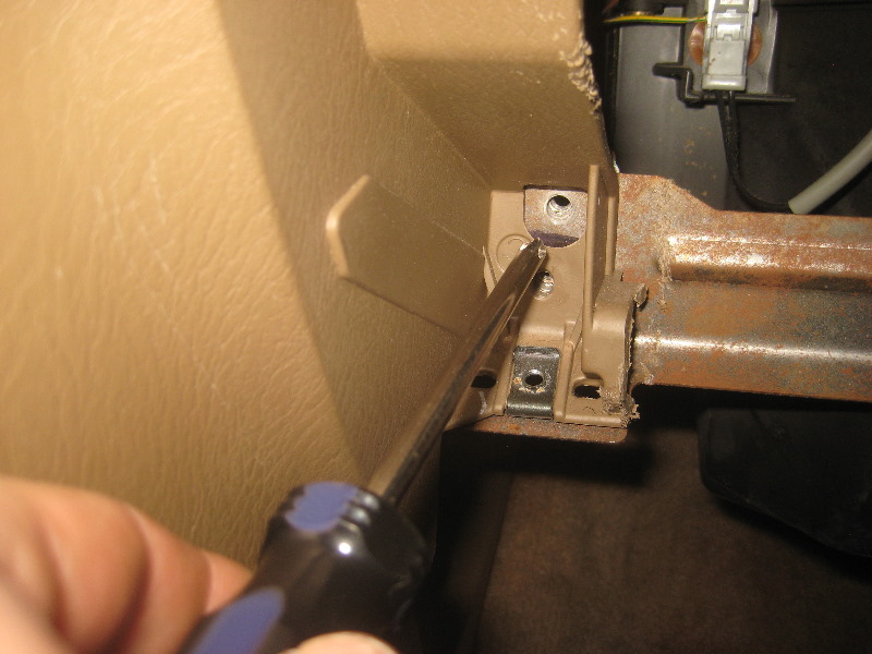 2003-2008-Honda-Pilot-Cabin-Air-Filter-Replacement-Guide-032