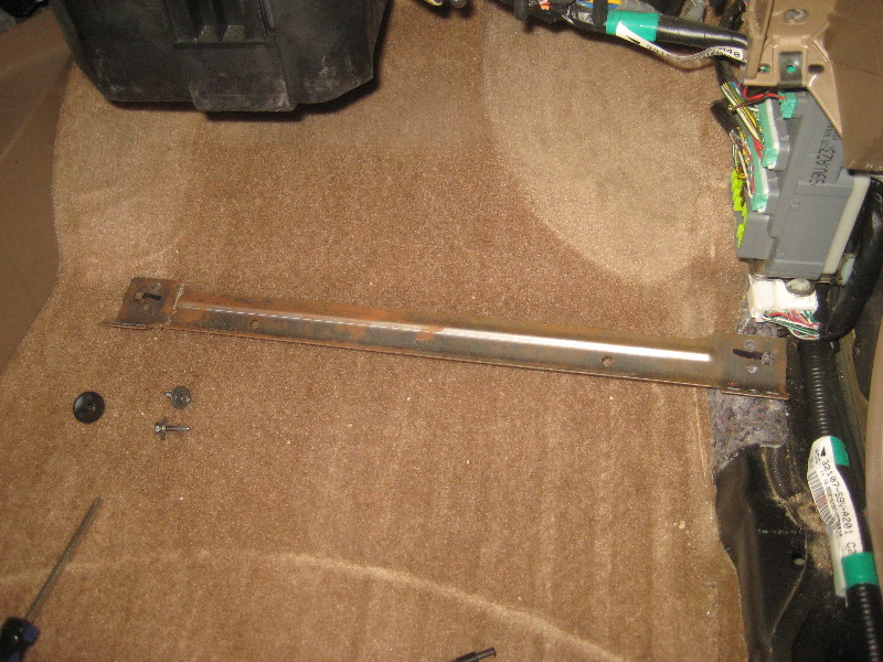 2003-2008-Honda-Pilot-Cabin-Air-Filter-Replacement-Guide-035