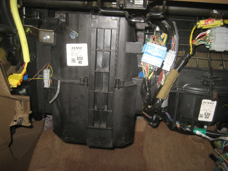 2003-2008-Honda-Pilot-Cabin-Air-Filter-Replacement-Guide-036